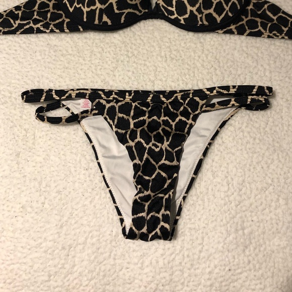 Victoria's Secret Other - Victoria’s Secret Itsy bottom XS Victoria's Secret Other - Victoria’s Secret Itsy bottom XS